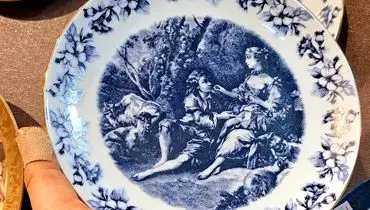 بشقاب ارزان، عتیقه گرانقیمت از آب درآمد/ راز نوشته‌های پشت بشقاب چه بود؟+ تصاویر
