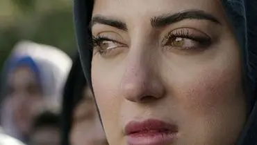 ظاهر خاص هلیا امامی در اکران «شوماه»؛ اورالی سبز و کیفی با امضای یک طراح ایرانی!