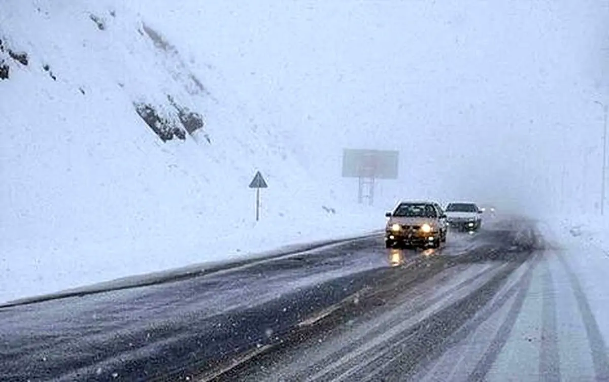 بارش برف و باران در جاده‌ها / سفر غیرضروری ممنوع