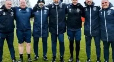 سرمربی تراکتور در لندن فرود آمد!