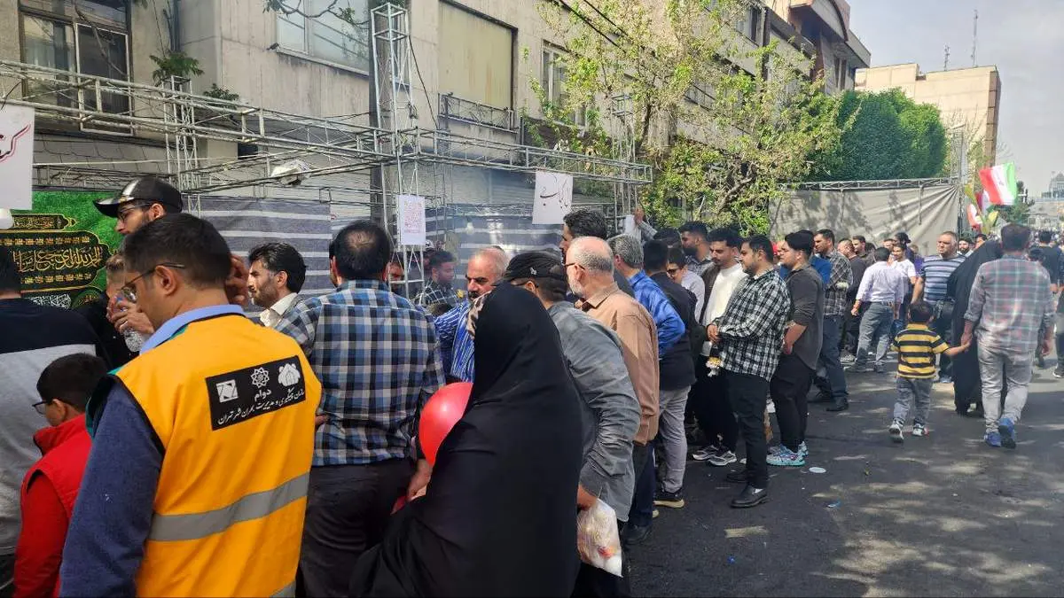 بال کبابی در حاشیه نماز عید فطر+ عکس