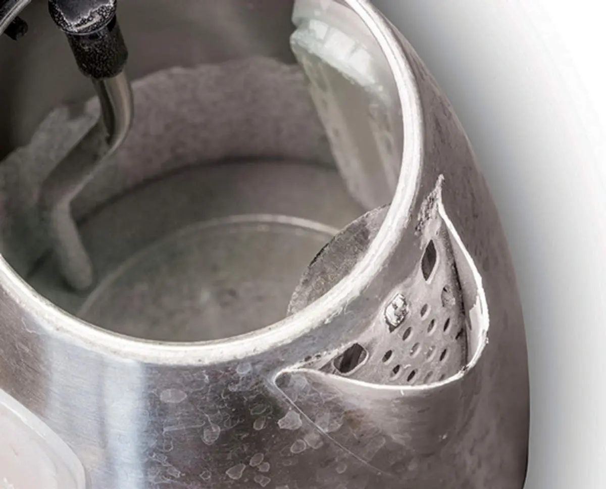 روش‌های خانگی و ساده برای جرم‌گیری کتری
