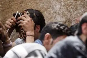 بحران معتادان متجاهر در تهران؛ چرا زنان در شرایط جنگ آسیب‌پذیرترند؟