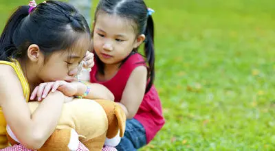 6 راه مهم و اساسی آموزش مهربانی به کودکان

