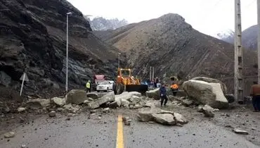 ممنوعیت تردد در جاده چالوس بدلیل ریزش کوه+ جزئیات