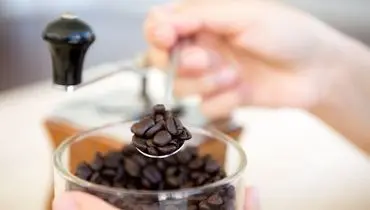 مصرف این مسکن معروف با کافئین به کلیه شما آسیب می‌رساند
