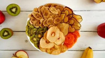 طرز تهیه چیپس میوه با میوه‌های متنوع و خوش‌طعم

