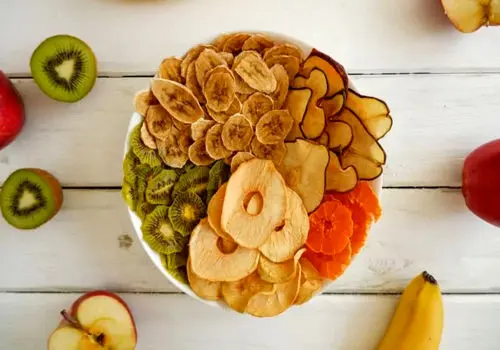 طرز تهیه چیپس میوه با میوه‌های متنوع و خوش‌طعم

