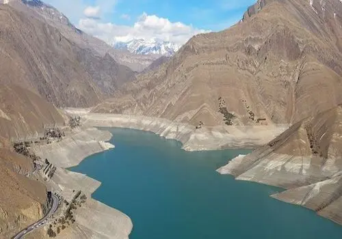 نکات مهم حفظ سلامتی در استخر: راهنمای جامع برای بانوان و آقایان
