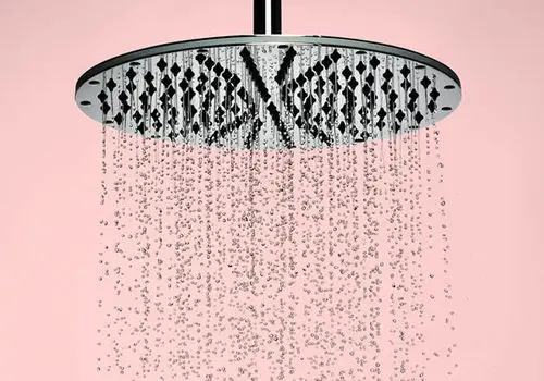 فواید شگفت‌انگیز  دوش گرفتن در تاریکی