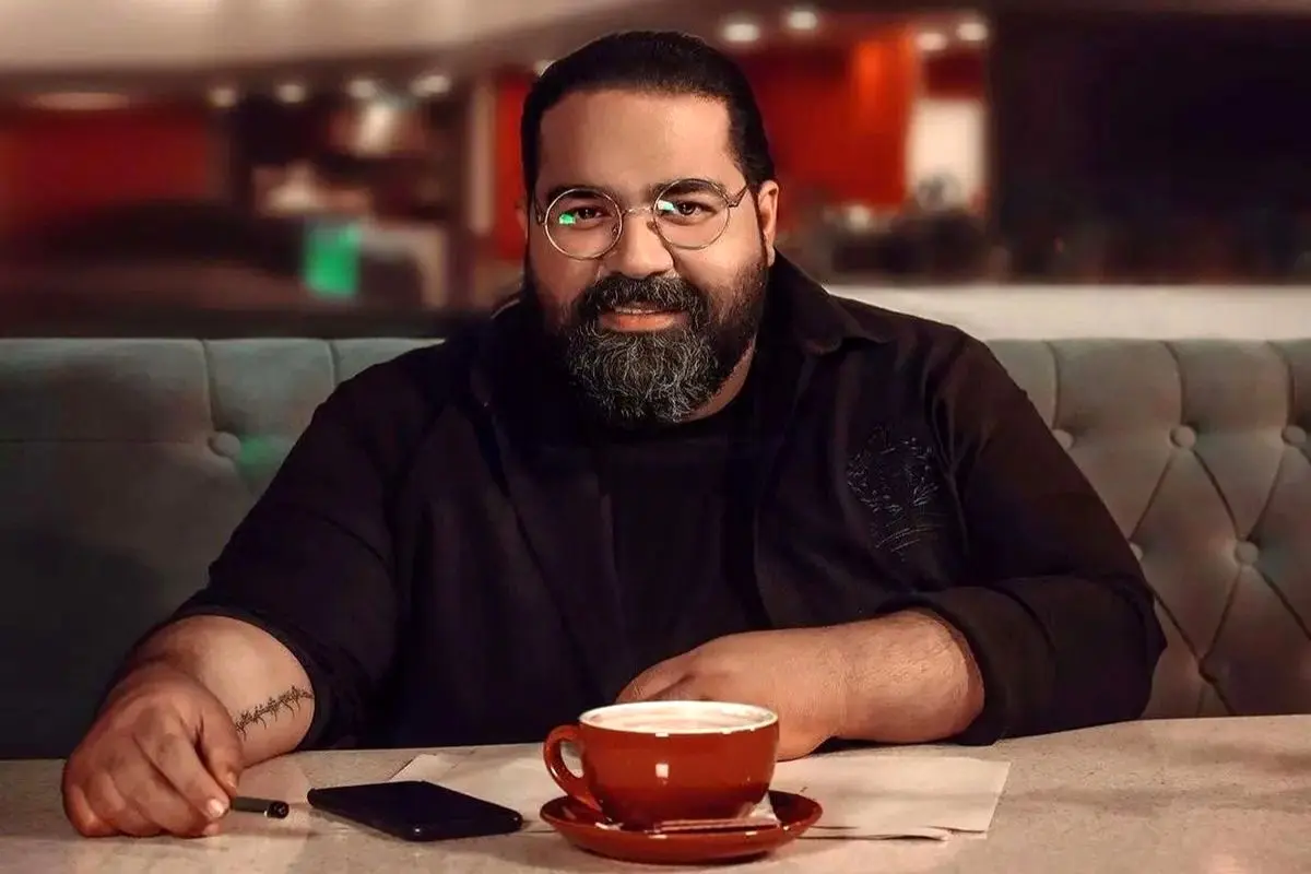قاب جذاب رضا صادقی با همسر و دخترانش