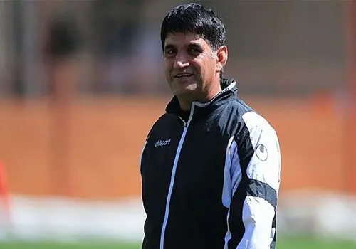 خداحافظی  دروازه بان سابق استقلال با هواداران