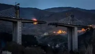 لحظه وحشتناک بمباران پل B۱ در کرج/ویدیو 