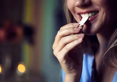 آیا استفاده از آدامس می تواند به کاهش وزن کمک کند؟
