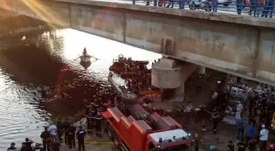 سقوط اتوبوس به رودخانه جان ١٨ نفر را گرفت