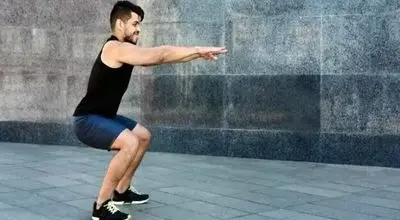 ۵ تمرین ایستاده صبحگاهی برای شکمی صاف‌تر

