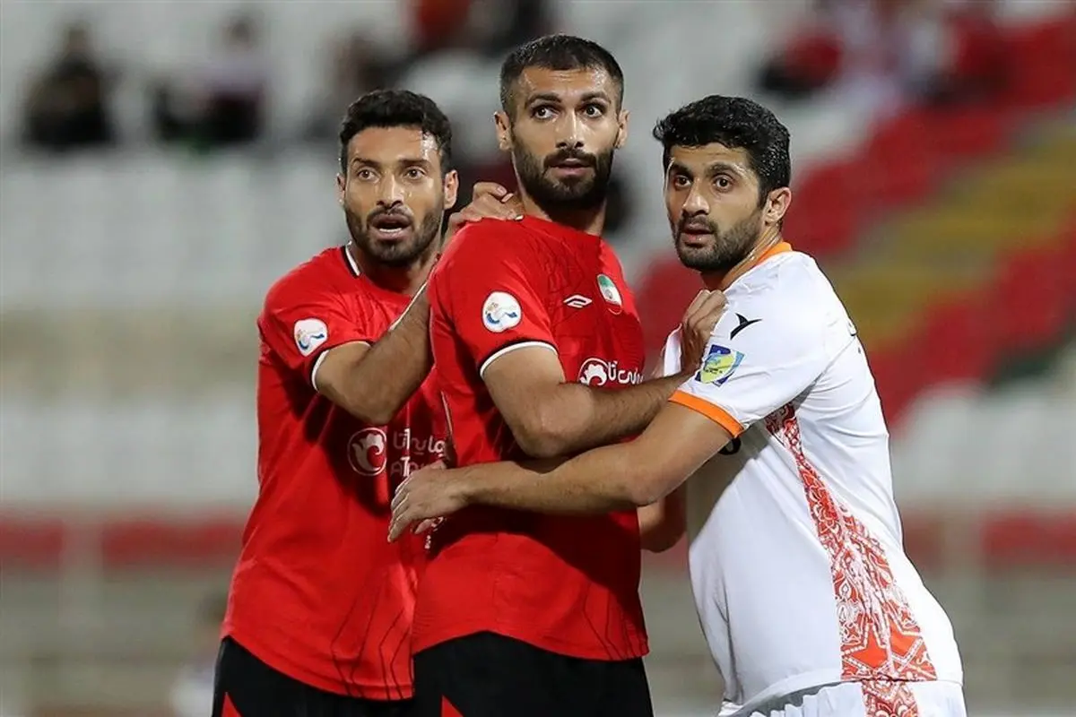 استقلال به دنبال جذب مدافع تراکتور