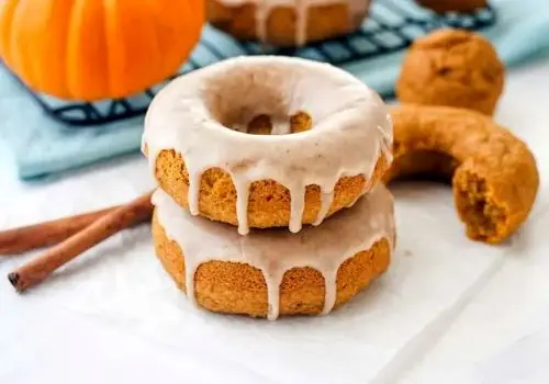 دونات کدو حلوایی ؛ ترکیب رنگ و طعم پاییزی برای شب یلدا
