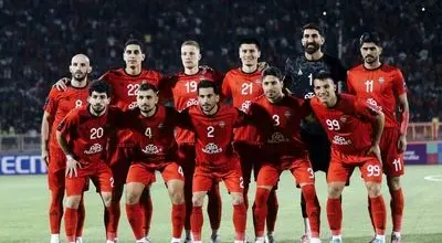 تراکتور با پوستر ویژه، آماده تقابل با شارجه +عکس