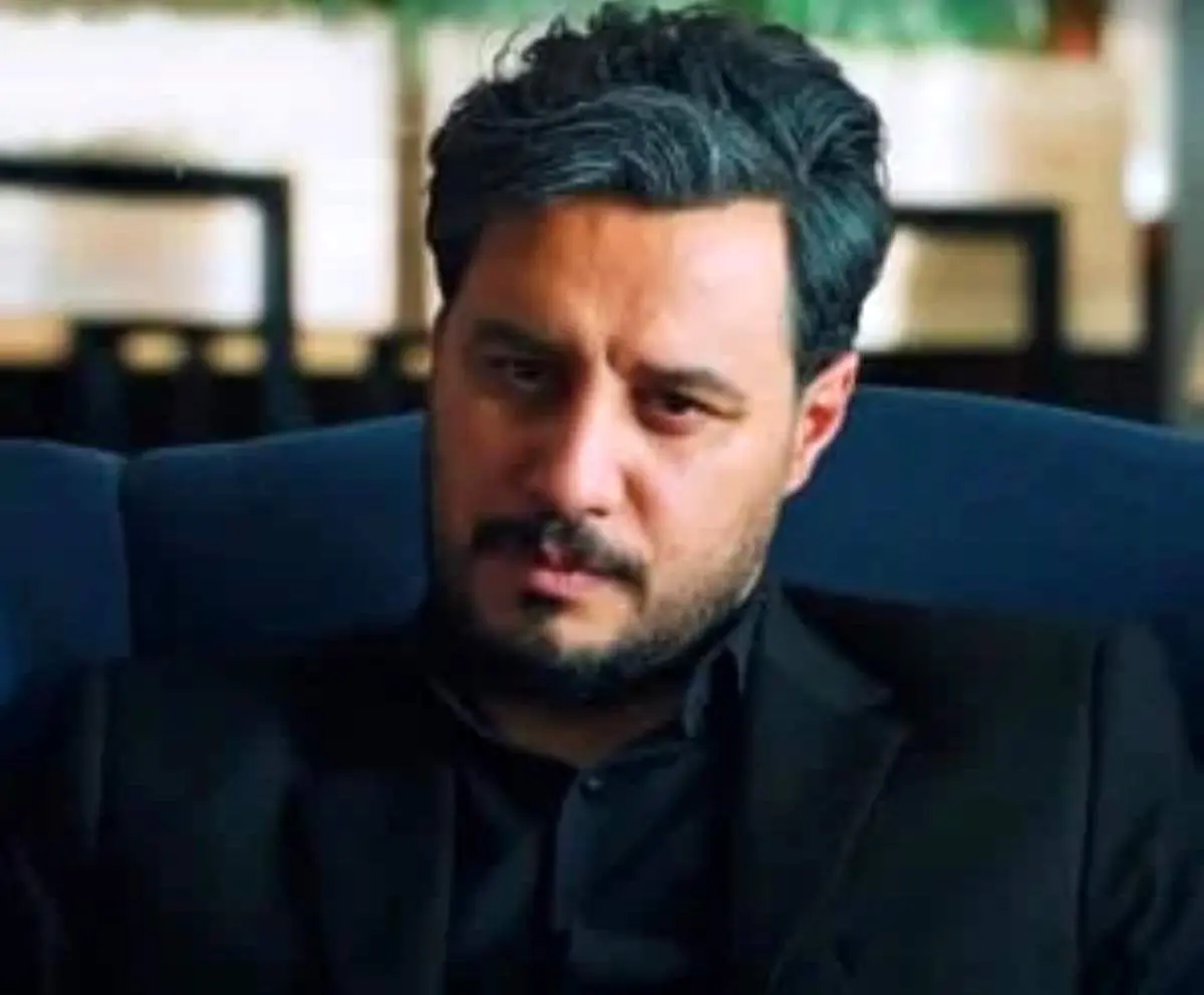 تصویر نیمهبرهنه جواد عزتی پرحرف و حدیث شد!/عکس