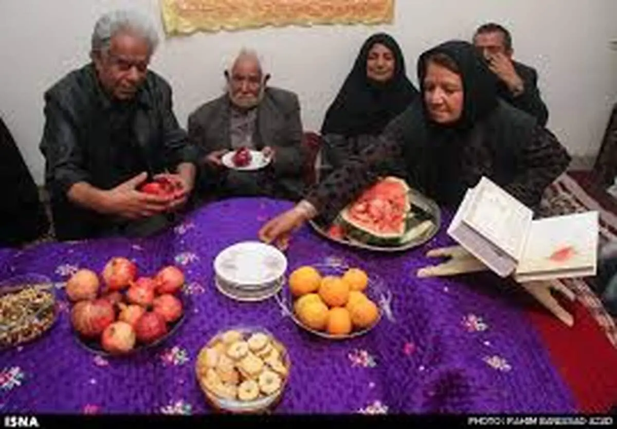 شب یلدا؛ سفره یک خانواده چهار نفره چقدر خرج برمی‌دارد؟