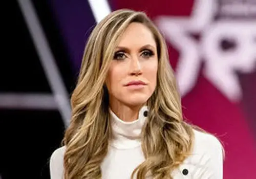 عروسِ ترامپ خلبان جنگنده اف ۱۸ شد/ویدیو 