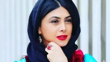 آزاده صمدی تیپش را با ماشین لاکچری‌اش سِت کرد