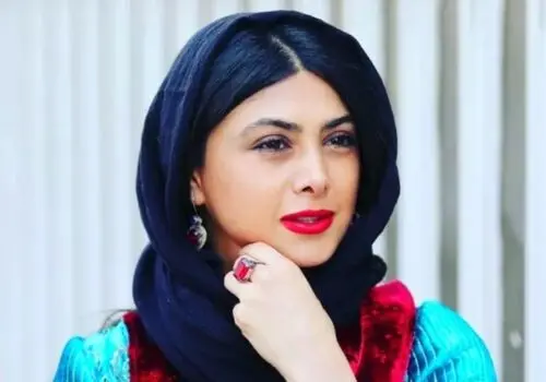 ژست‌ خاص آزاده صمدی در عکس‌های جدیدش