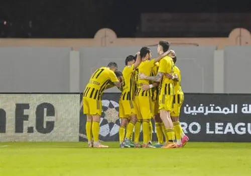 واگذاری استقلال و پرسپولیس به بانک ها خلاف قانون است!