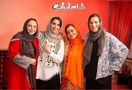 لحظه جنجالی پیدا شدن مو در غذا در شام ایرانی!

