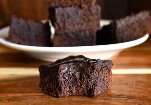 عصرونه امروز: طرز تهیه براونی؛ یک دسر شکلاتی خوشمزه و آسان