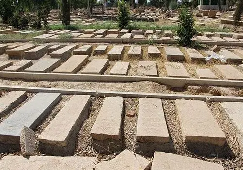 گزارشی باورنکردنی از تعرض به آرامستان هزار سالۀ شیراز+ تصاویر