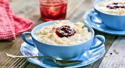 طرز تهیه پودینگ برنج فرانسوی با عطر عصاره وانیل