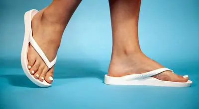 دمپایی لا انگشتی بپوشیم یا نپوشیم؟