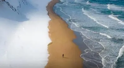 «رقص زمستان و دریا؛ پدیده نادر ساحل شیراهما چشم‌ها را خیره کرد»