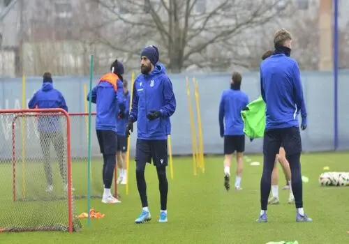 بهترین راه برای کمک به استقلال و پرسپولیس