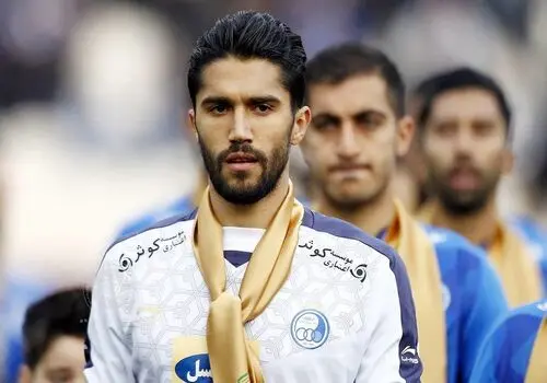 حسینی هنوز با استقلال تمدید نکرده!