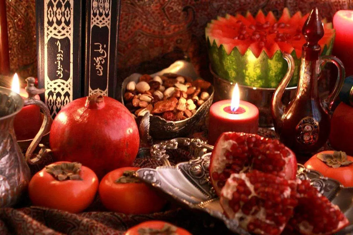 برنامههای یلدایی رادیو برای مخاطبان + نام مجری و شبکه رادیویی
