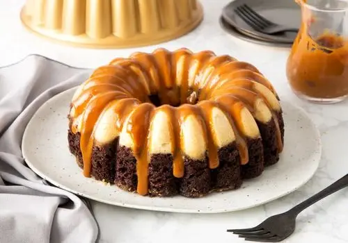 طرز تهیه کیک کارامل سوئدی؛  یک دسر جذاب برای دورهمی ها