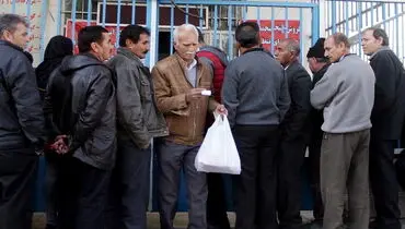 صف عجیب دریافت گوشت دولتی در تهران!+ فیلم