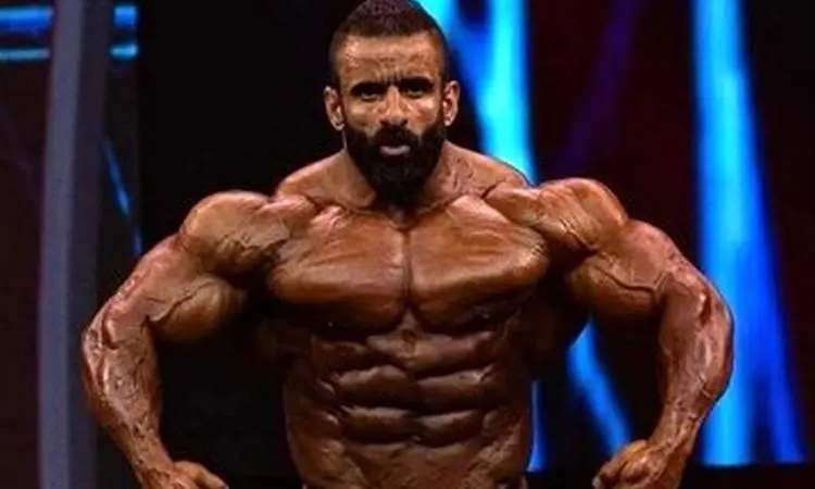 احترام نظامی هادی چوپان به پرچم ایران +ویدئو