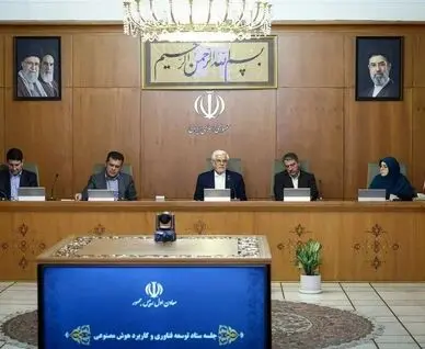 تأکید عارف بر ضرورت اجرای هرچه سریع‌تر قانون ملی توسعه هوش مصنوعی