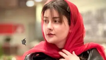 «فرانک» (سریال سوجان) در یک تئاتر در کنار «صحرا اسداللهی»