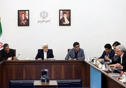 عارف: سختی و شرایط کشور با دهه ۶۰ شباهت دارد!