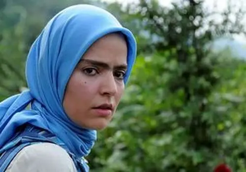 عکس جدید سپیده خداوردی ، گلرخ از یاد رفته در یک کافه