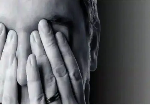  استرس خبری چه بلایی سر بدن می‌آورد؟