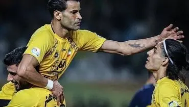 بازگشت مهاجم جنجالی پرسپولیس از سپاهان!