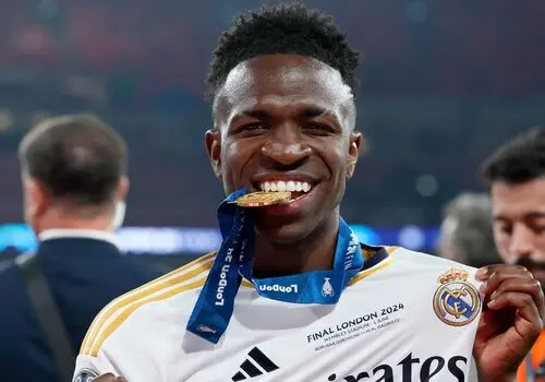 شوک بزرگ به پرسپولیس؛ اورونوف بازی با الهلال را از دست داد!