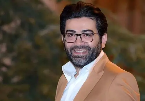 مراسم عقد نیلوفر هوشمند بازیگر سریال فریبا و همسرش
