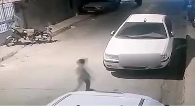 لحظه مرگ کودک شش ساله زیر چرخ‌های خودرو سمند/ویدیو 